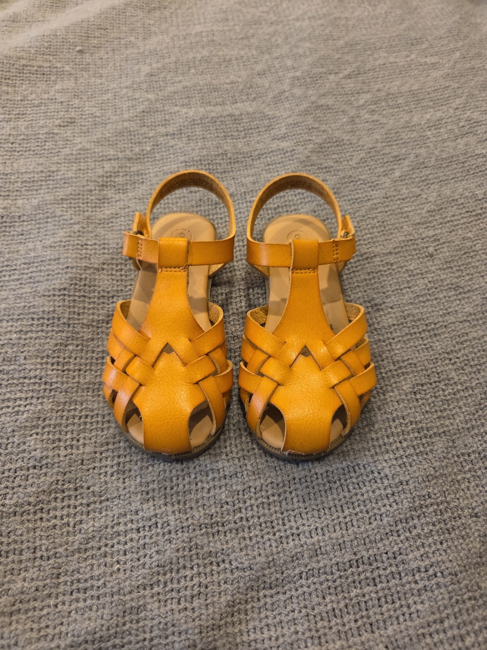 LIKE NEW || Cat & Jack || 9T || Huarache Style Sandals || Tan